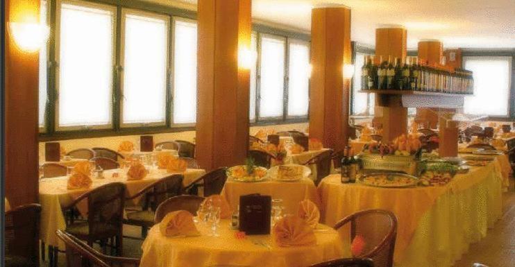 Hotel Leonardo Da Vinci Wellness Spa Бибионе Экстерьер фото
