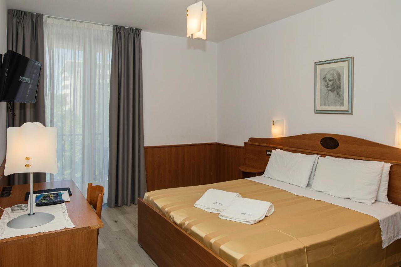 Hotel Leonardo Da Vinci Wellness Spa Бибионе Экстерьер фото