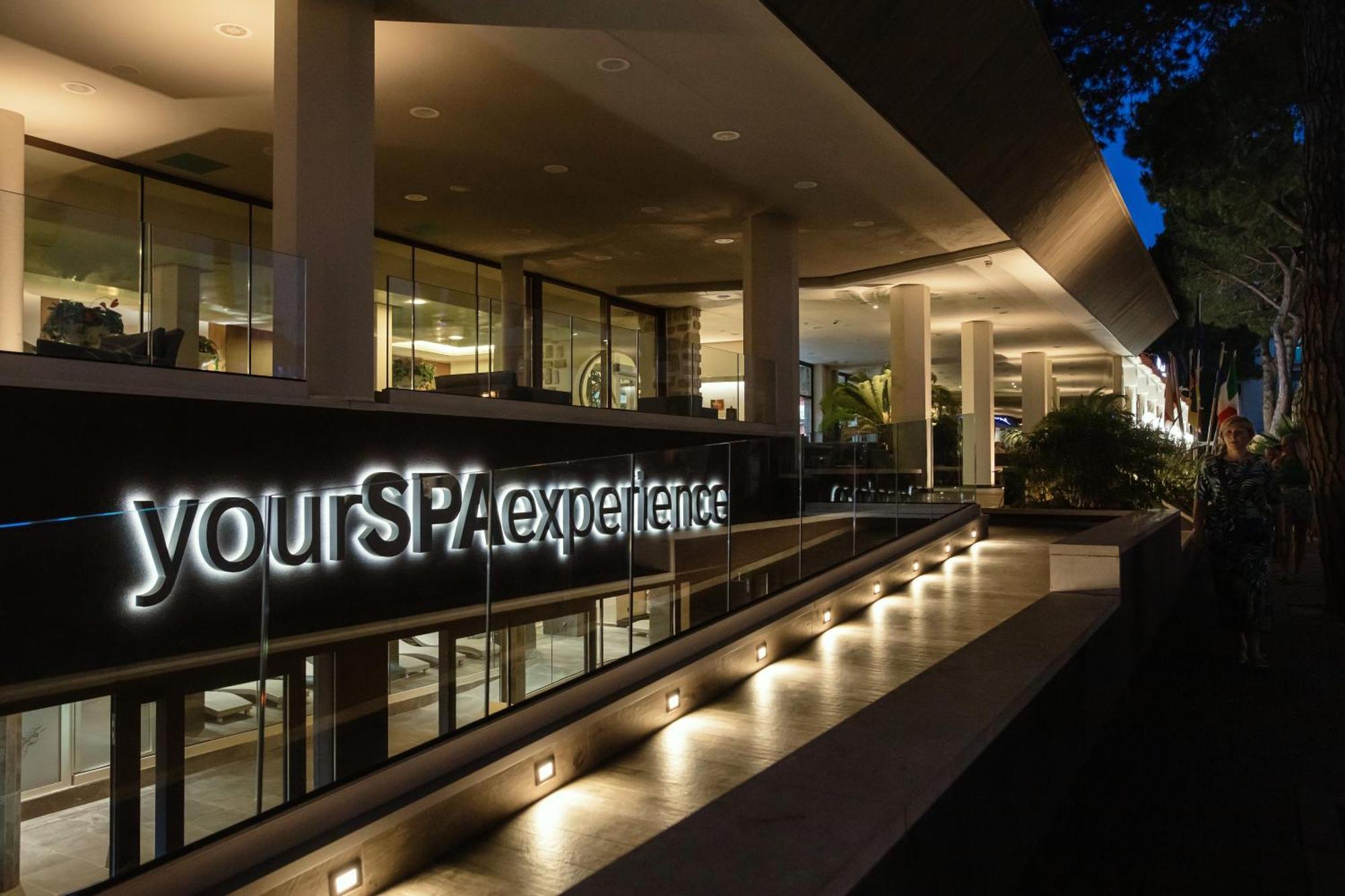 Hotel Leonardo Da Vinci Wellness Spa Бибионе Экстерьер фото