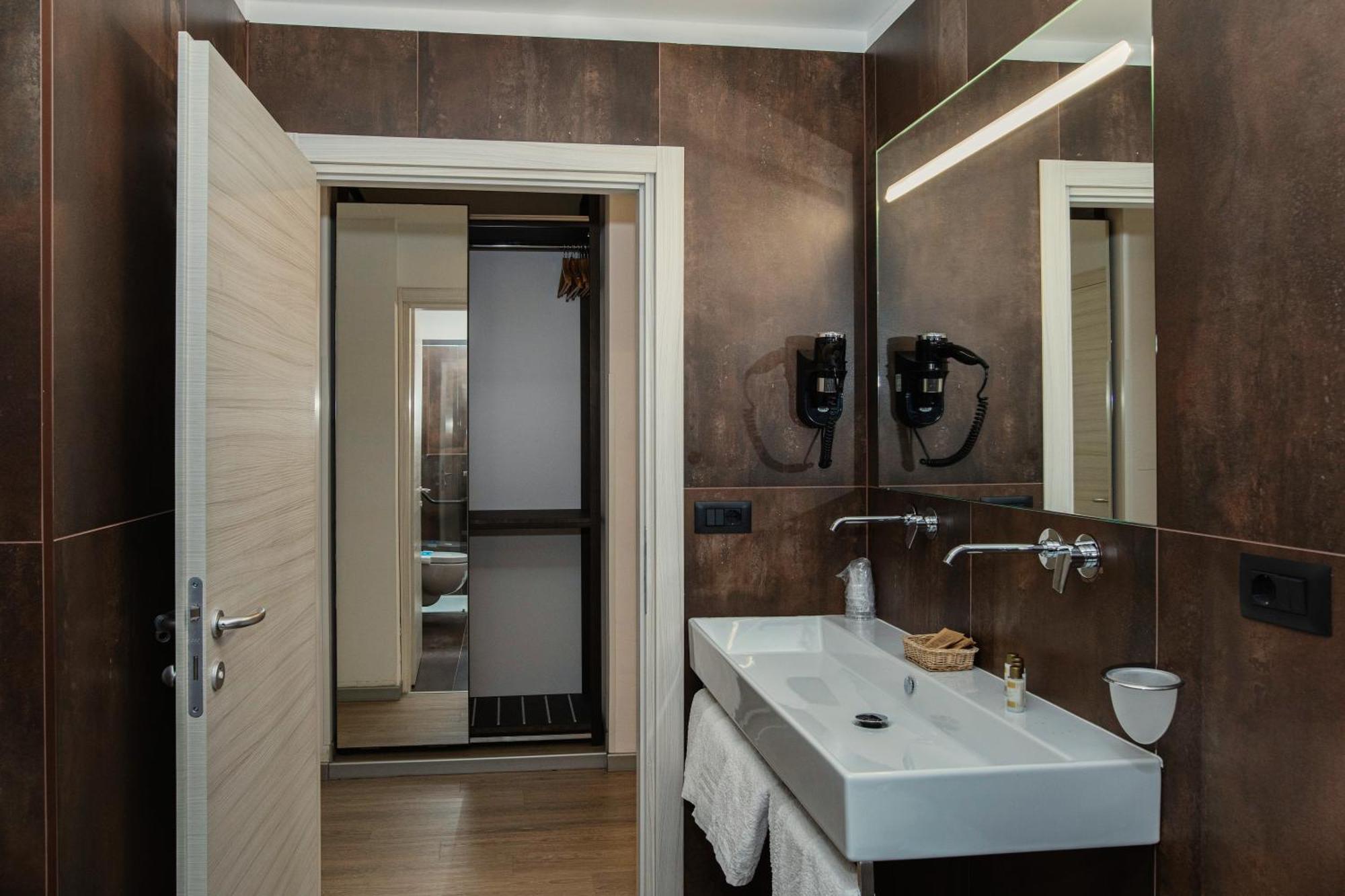 Hotel Leonardo Da Vinci Wellness Spa Бибионе Экстерьер фото